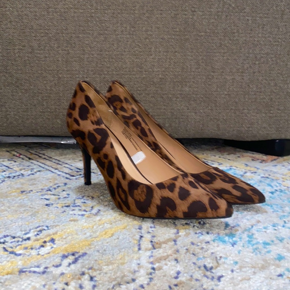NWOT-Women’s Leopard Print Pump-Size 9